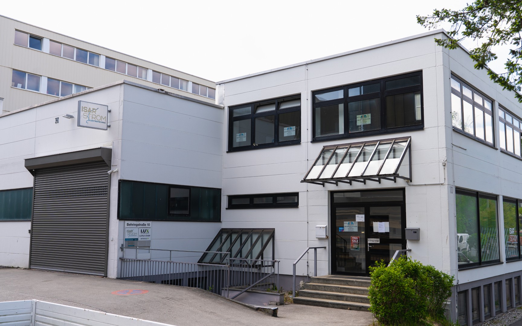 20260508-_DSC3405 Außenbeleuchtung und Beleuchtungstechnik für ein Haus am Starnberger See mit konzeptioneller und funktioneller Beleuchtung von Isarstrom